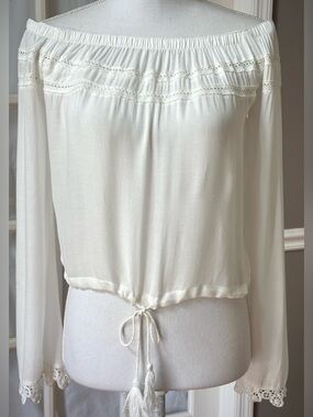 Sea Gypsies Ivory Off Shoulder Boho Peasant Top Lace Tassel Size S